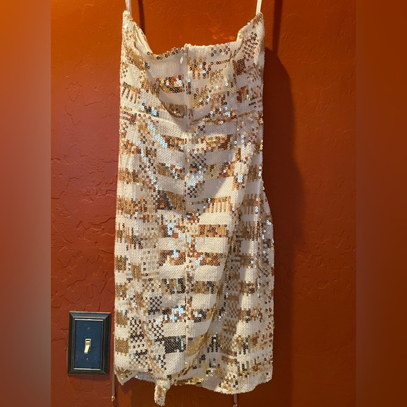 Selfie Leslie cut out waist sequin mini dress - Picture 5 of 5